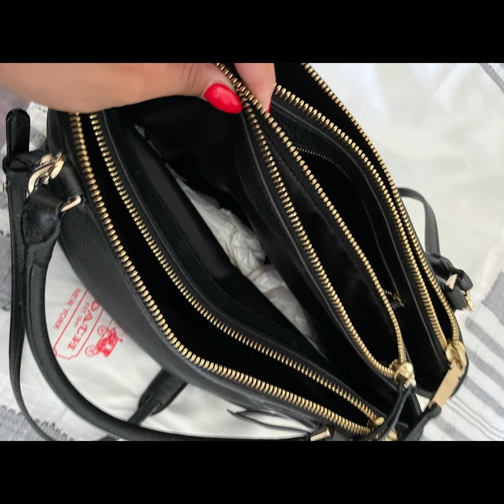 Very classic Purse 👜 - Picture 4 of 5